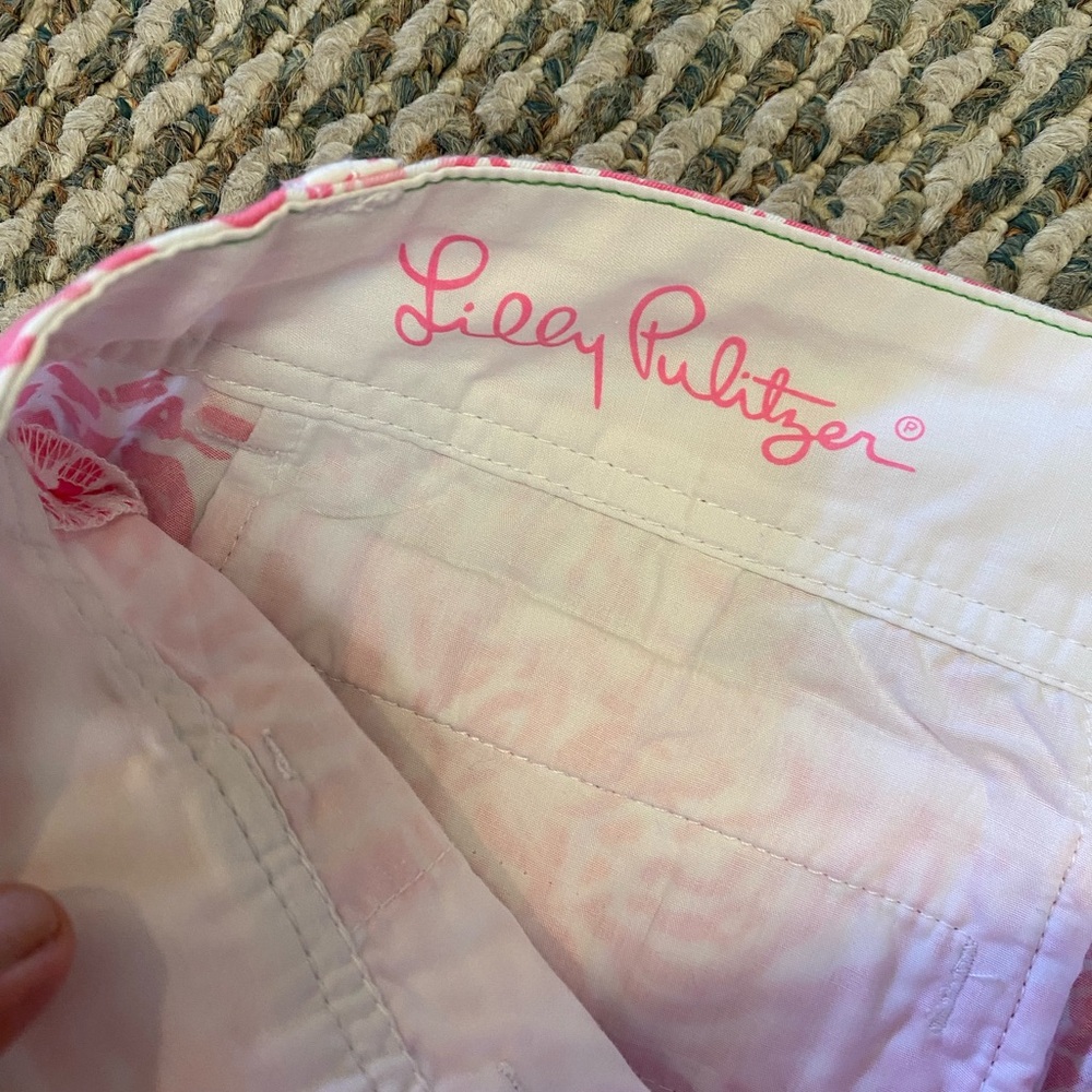Lilly Pulitzer Callahan Shorts Get Spotted Pink Lion Shorts - Picture 6 of 6
